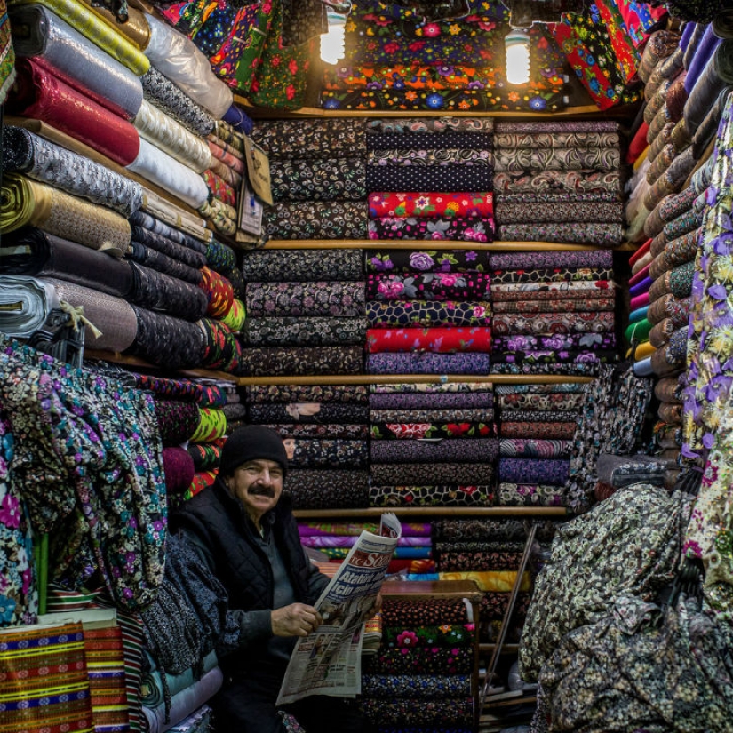 Who trades on the most ancient and the biggest Bazaar in the world