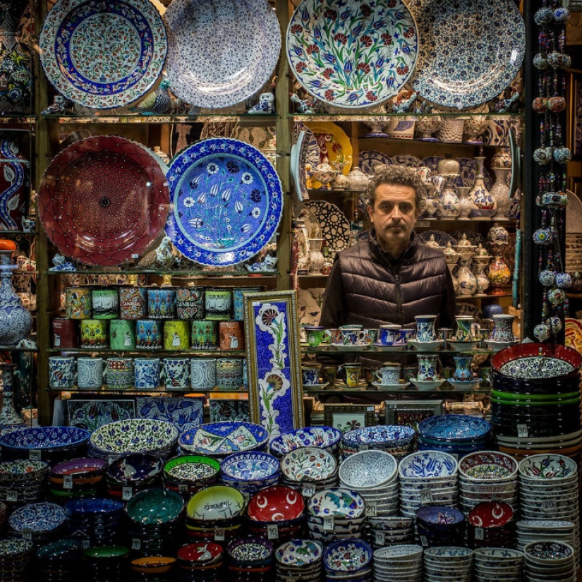 Who trades on the most ancient and the biggest Bazaar in the world