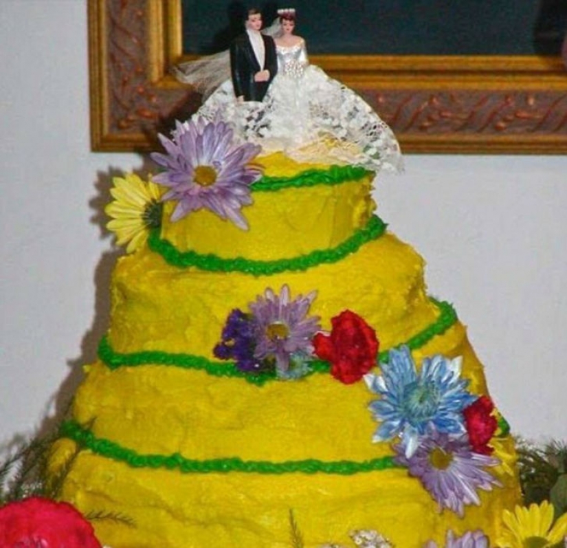 Worst wedding cakes that will bring tears to any bride