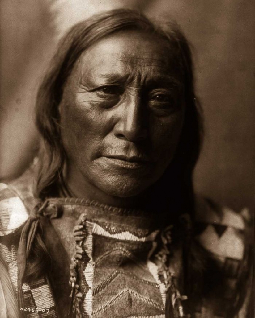 Years 1904-1924: the life of North American Indians photos by Edward Curtis