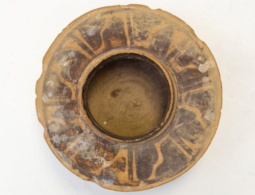 "Yes, I brush put!": the British learned that his pot made by an ancient civilization