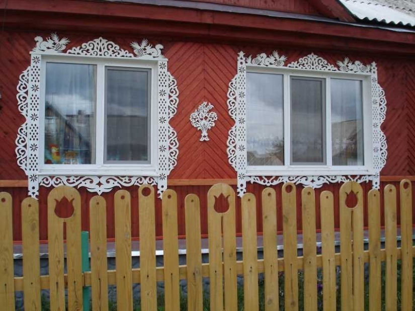 You can buy window frames Russian houses: the symbolism in the wooden architecture