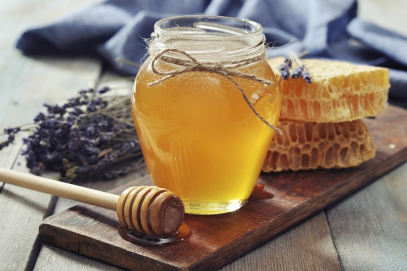 10 brilliant tips for using honey for other than its intended purpose