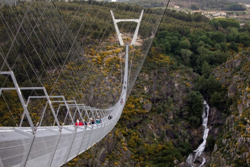 10 minutos sobre el abismo: se abre el puente colgante más largo de Portugal