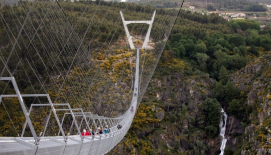 10 minutos sobre el abismo: se abre el puente colgante más largo de Portugal