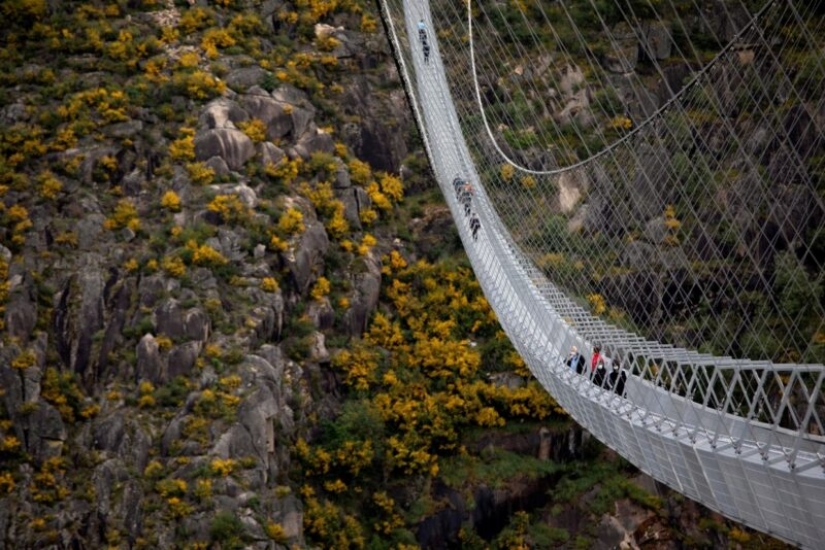 10 minutos sobre el abismo: se abre el puente colgante más largo de Portugal