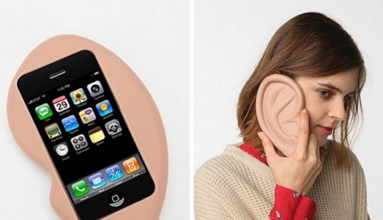11 crazy gadgets for your phone