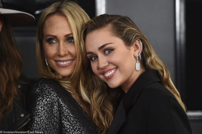 15 famous people who, despite their success, continue to show their mothers how much they love them