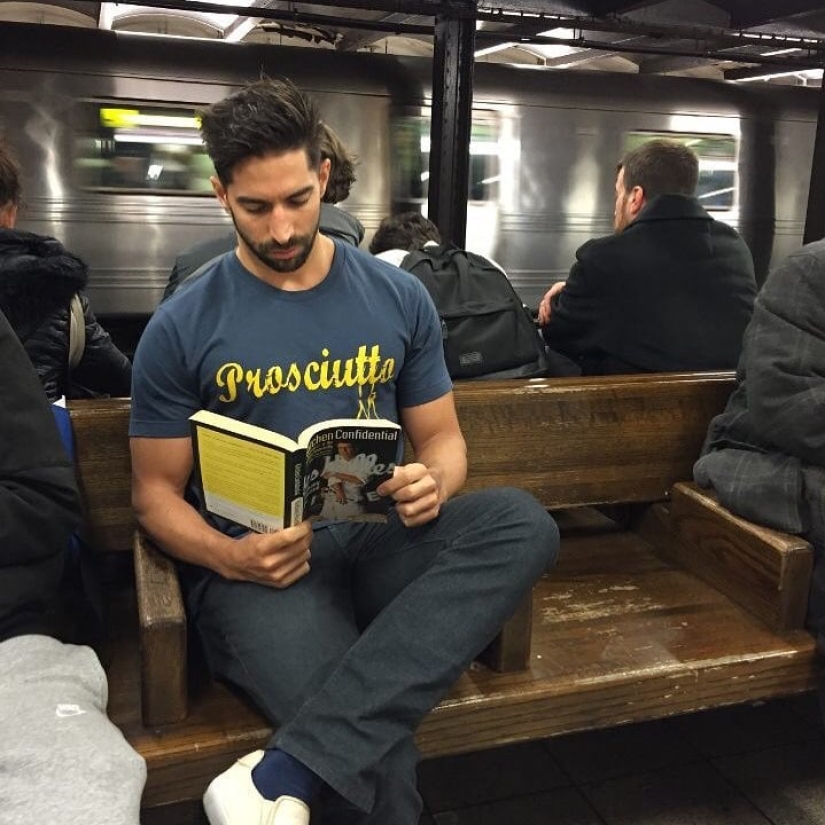 15 hot guys with books, or What is "love at first sight"