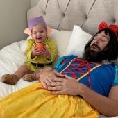 16 hilarious photos dads-merry and daughter-Babes