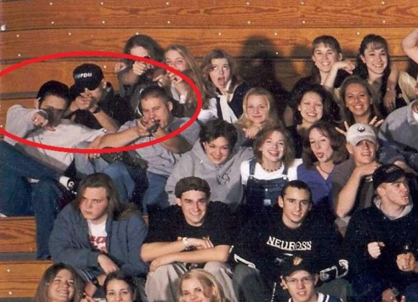 17 photos that hide inhumanly creepy stories