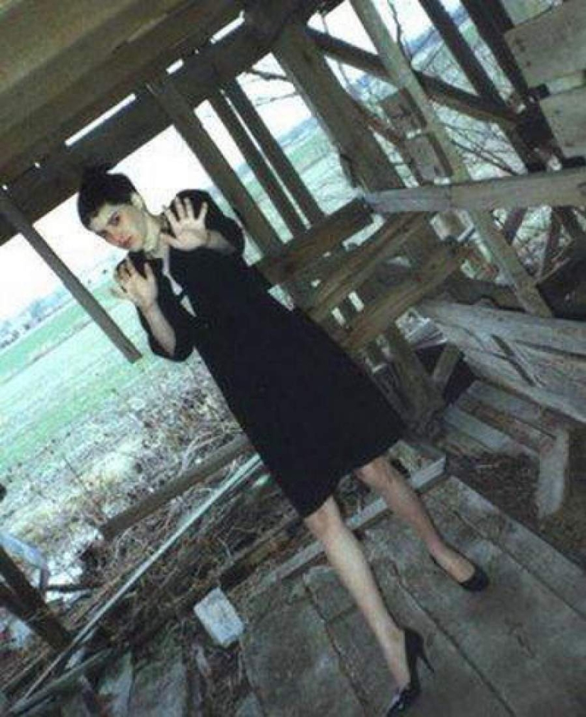 17 photos that hide inhumanly creepy stories