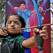 2 year old Indian girl set national record in archery