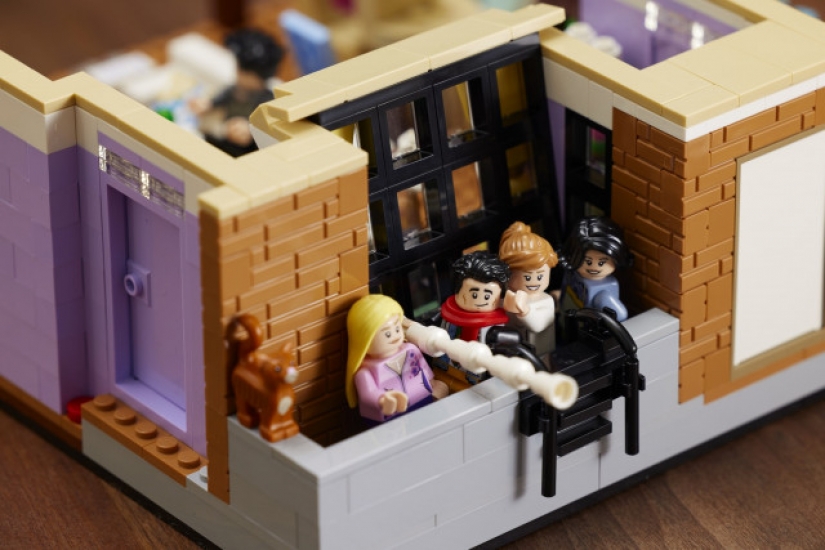 2048 parts and two apartments: LEGO releases a set based on the TV series "Friends»