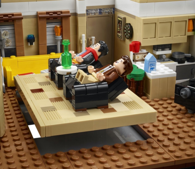 2048 parts and two apartments: LEGO releases a set based on the TV series "Friends»