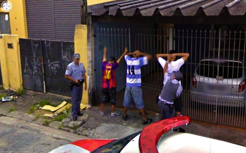 25 of the Craziest Shots Taken on Google Street View Cameras