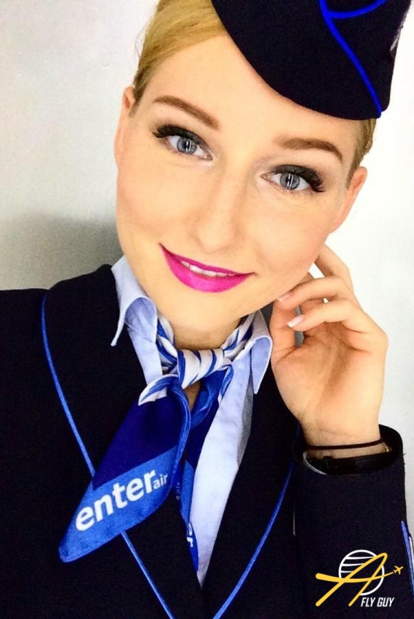 27 Sexiest Selfies Of Flight Attendants From Around The World Pictolic