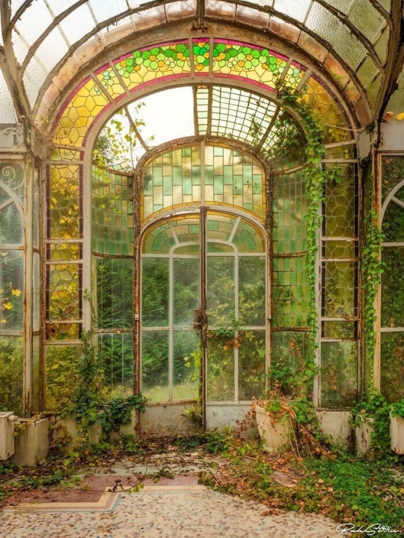 30 beautiful photos of abandoned places from all over the world