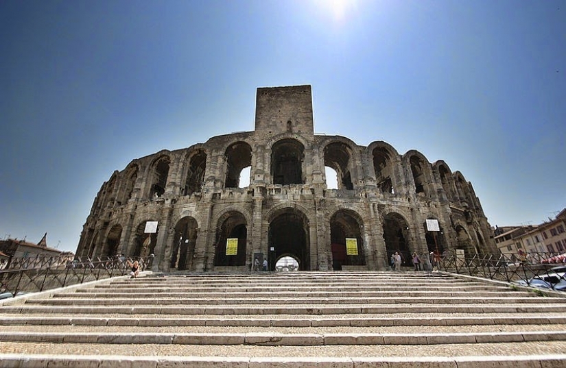 4 Ancient Roman amphitheaters still functioning today