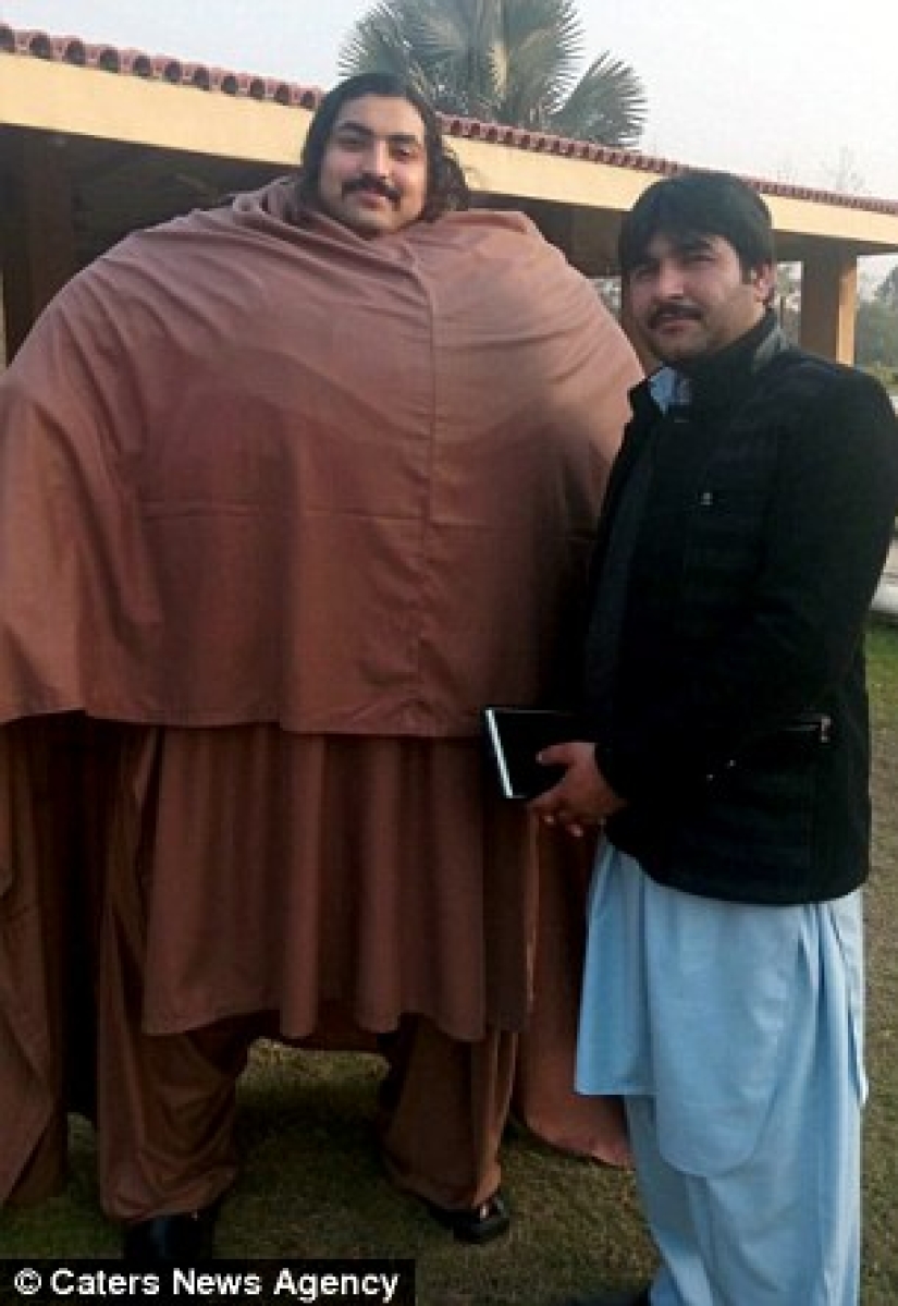 430-pound Pakistani eats 36 eggs for breakfast to become a real Hercules