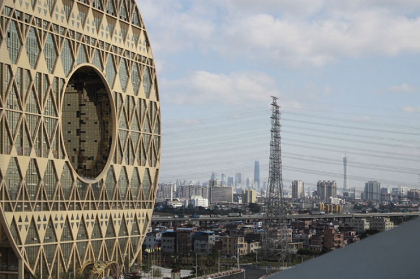 5 spherical skyscrapers that defy the laws of nature