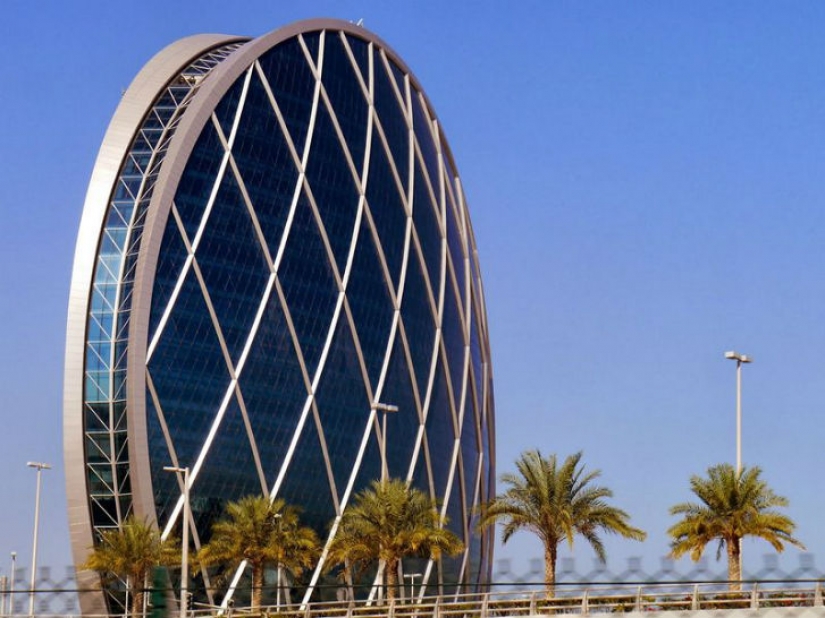 5 spherical skyscrapers that defy the laws of nature