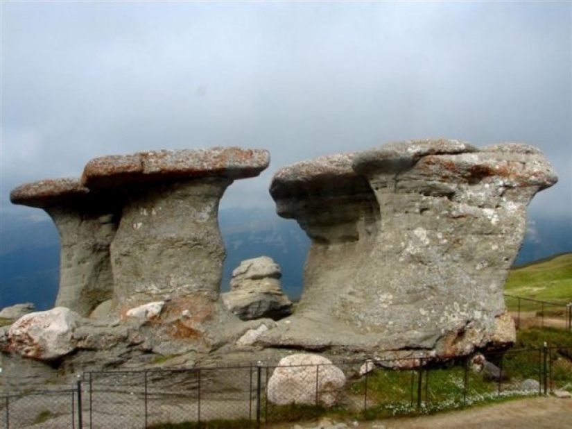 8 strange geological formations on Earth