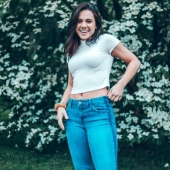 8 things to keep in mind if you're wearing high-waisted pants