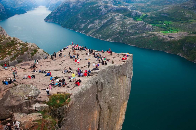 9 places that will make you drop everything and start exploring the world