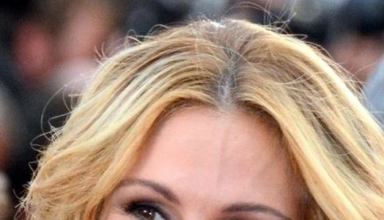 9 types of smiles and what they mean