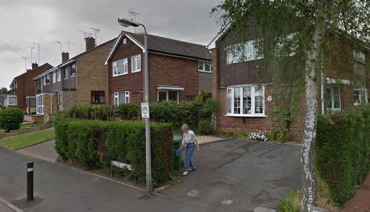 A British woman saw her mother who died a year and a half ago on the Google Earth panorama A British woman saw her mother who died a year and a half ago on the Google Earth panorama