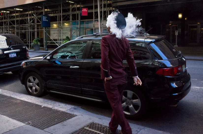 "A game of observation and imagination": how a street photographer from Spain fights boredom