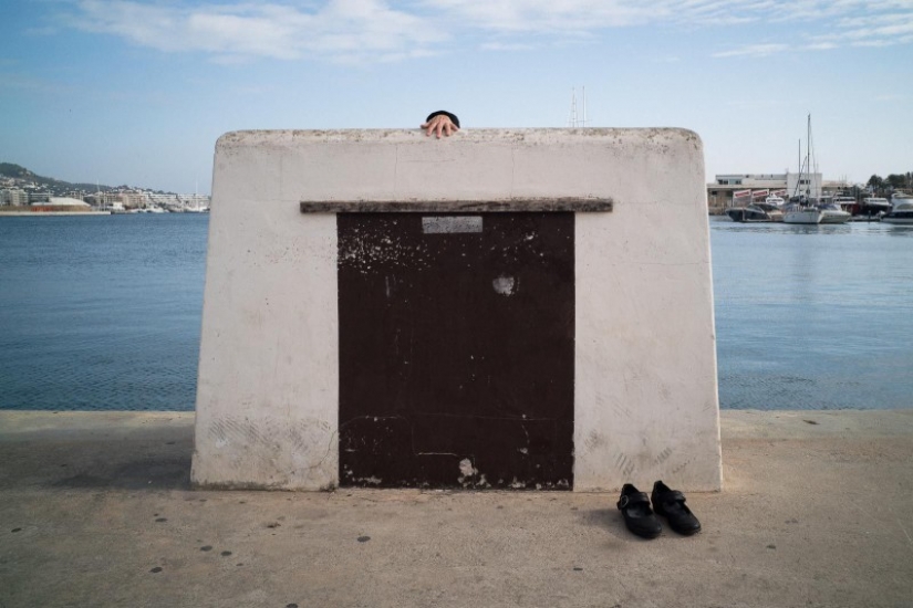 "A game of observation and imagination": how a street photographer from Spain fights boredom
