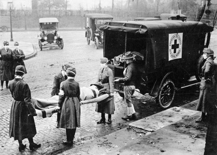 A hundred years ago, the world was raging "Spanish flu"