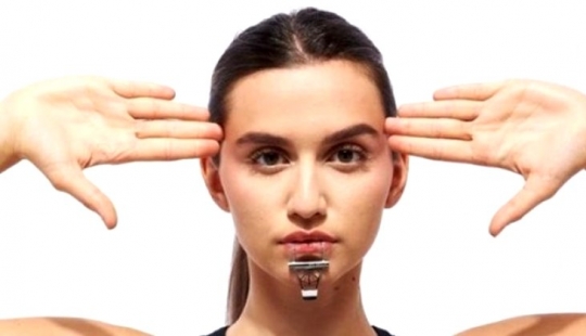 A lip-filling machine? No, you didn't guess – new fashion from the brand MYL Berlin A lip-filling machine? No, you didn't guess – new fashion from the brand MYL Berlin