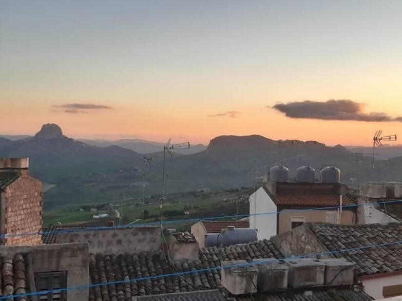 A man bought a house in Sicily for only 1 Euro and encouraged others to follow his example