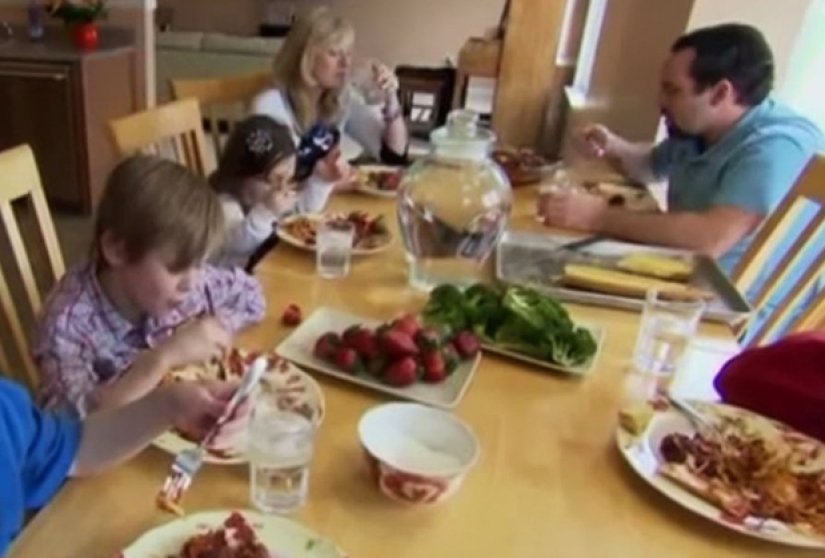 A mess with a dwarf: an American family is sure that they adopted an adult psychopath
