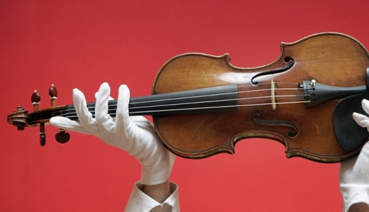 A Muscovite found a Stradivarius violin among his aunt's junk
