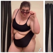 A young mother became a star of social networks thanks to "saggy belly dancing"