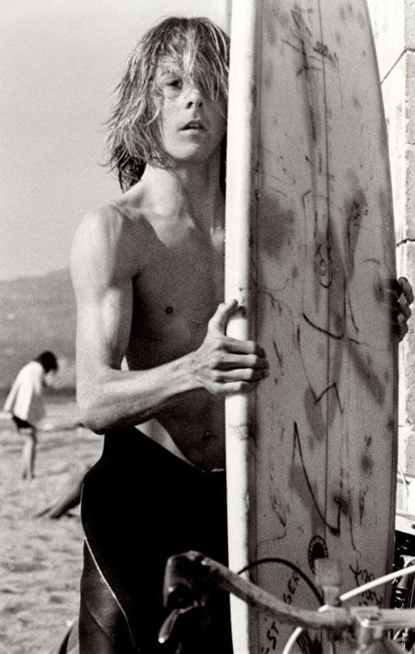 Adolescentes en las playas de California en la década de 1970
