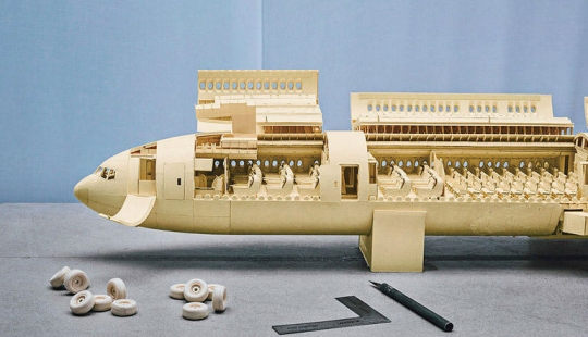 Aerobatics in the creation of paper planes