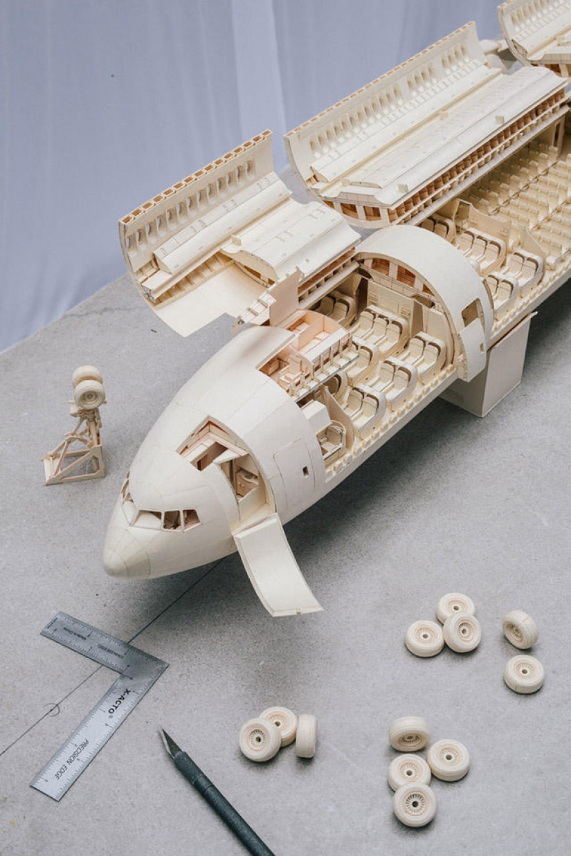 Aerobatics in the creation of paper planes