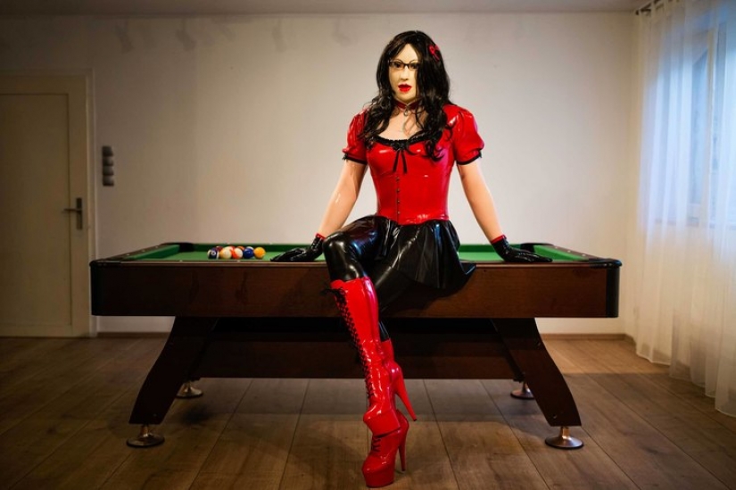 All our life — game, or Why people dress up in latex dolls