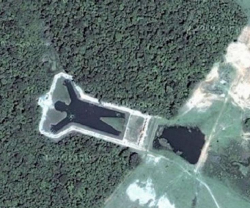 All-seeing eye: 20 interesting objects found using Google Earth