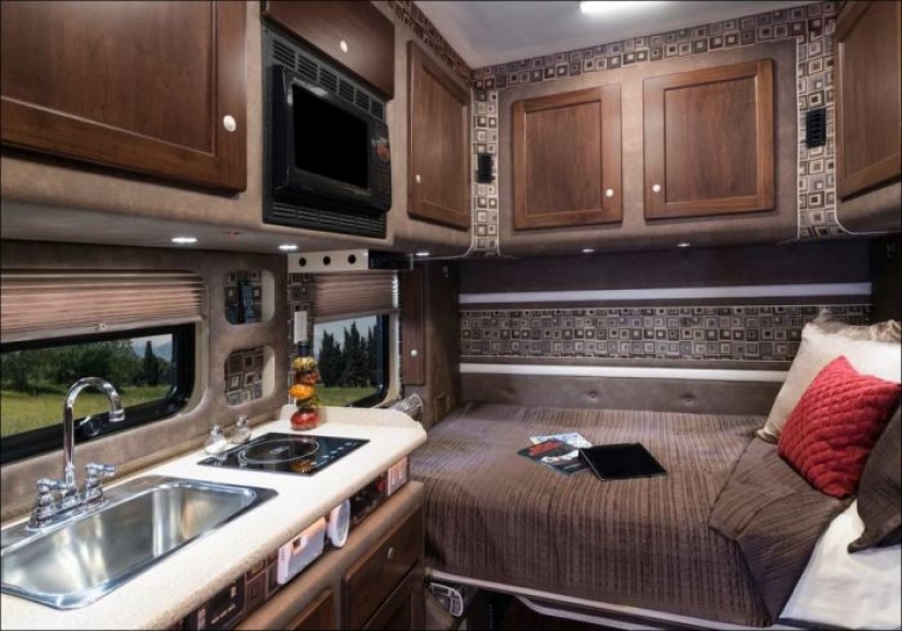 American truckers equip their trucks no worse than luxury apartments