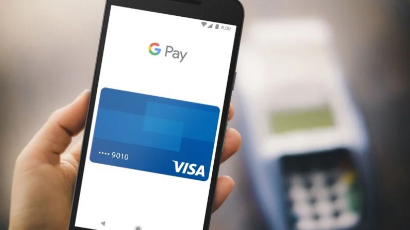 As it is safer to pay by card or smartphone?