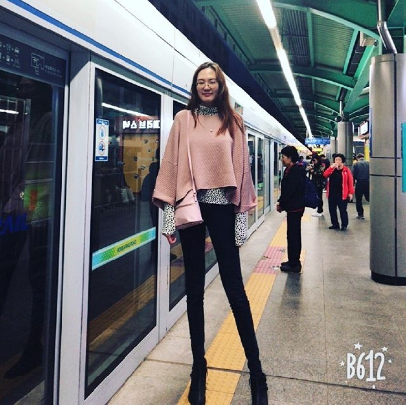 Woman, 29, with incredible 52.8-inch legs says she loves showing