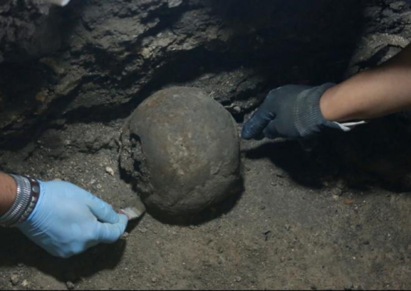 Aztec tower made of human skulls discovered in Mexico City