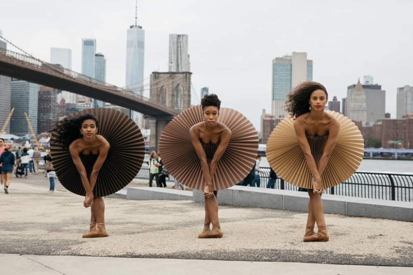 Bailarinas en tutús de origami en un inusual proyecto fotográfico llamado"Plie"