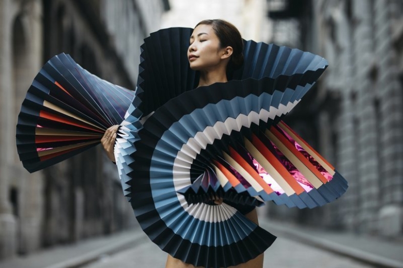 Ballerinas in origami tutus in an unusual photo project called "Plie"